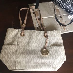 Michel Kors purse